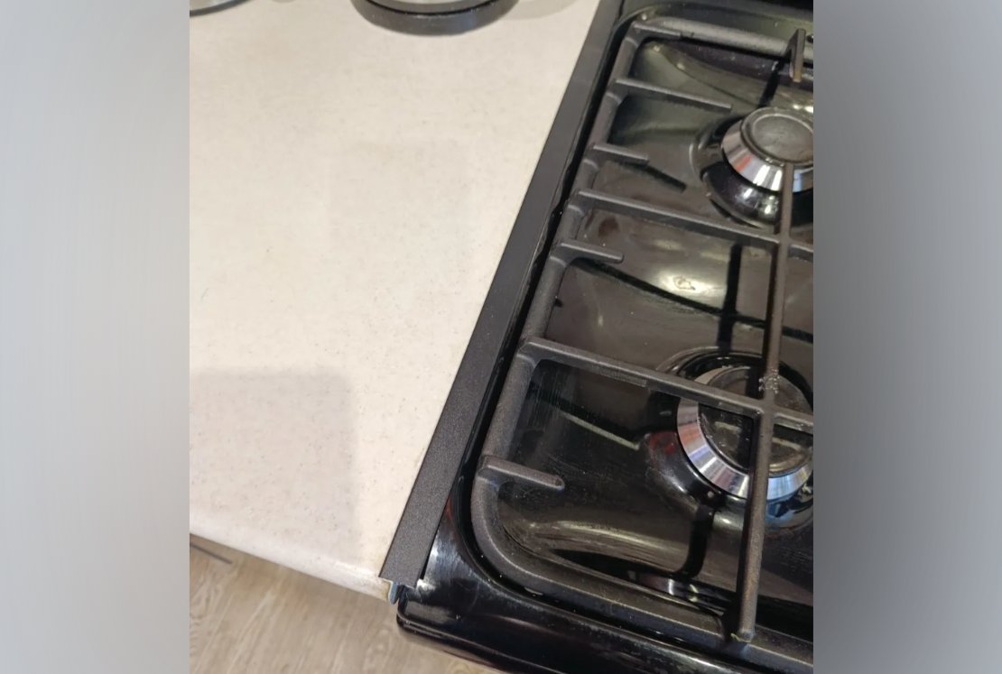 PV101-46 Профиль T-образный плоский Черный блестящий браш 10мм х 2.7м